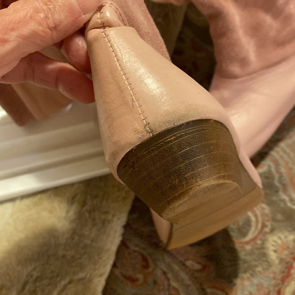 Boots - Picture 3 of 8